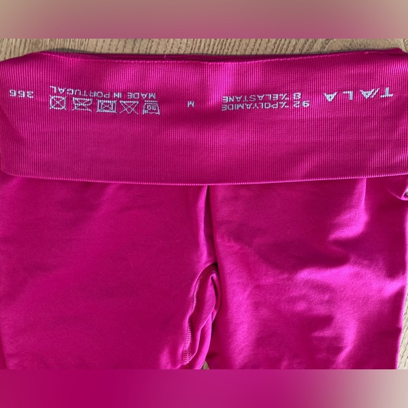 TALA Matching Set: biker short and matching top set - Picture 6 of 9